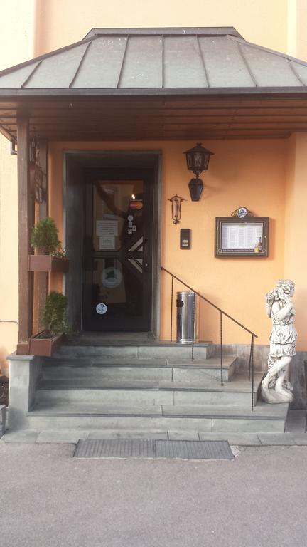Hotel Restaurant Platamon Фойхтванген Екстериор снимка