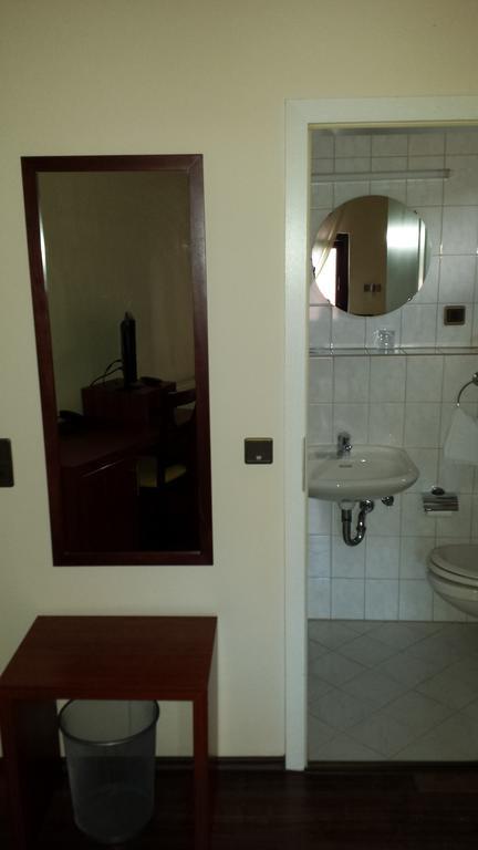 Hotel Restaurant Platamon Фойхтванген Стая снимка